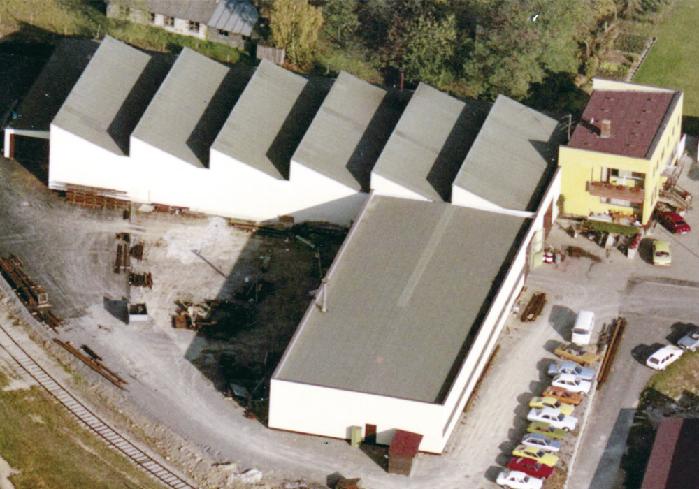 1976: Neue zweite Halle