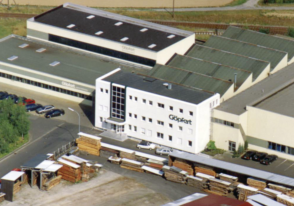 1992: Erweiterung des Bürogebäudes